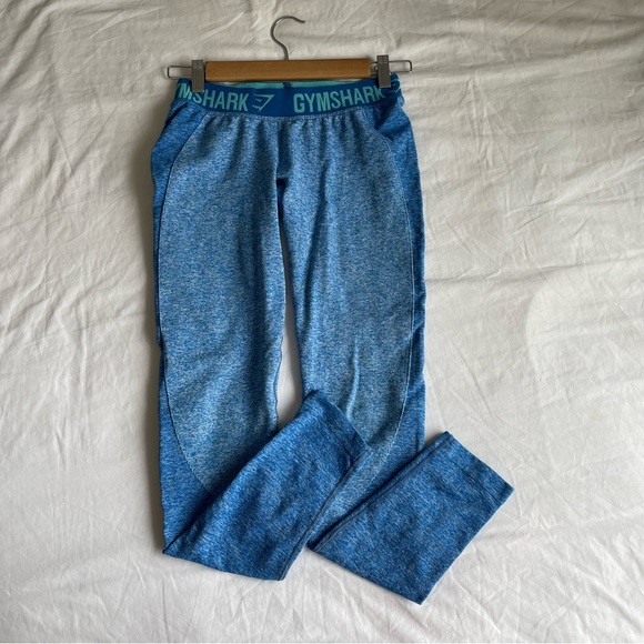 Blue flattering gym shark leggings - Picture 2 of 4